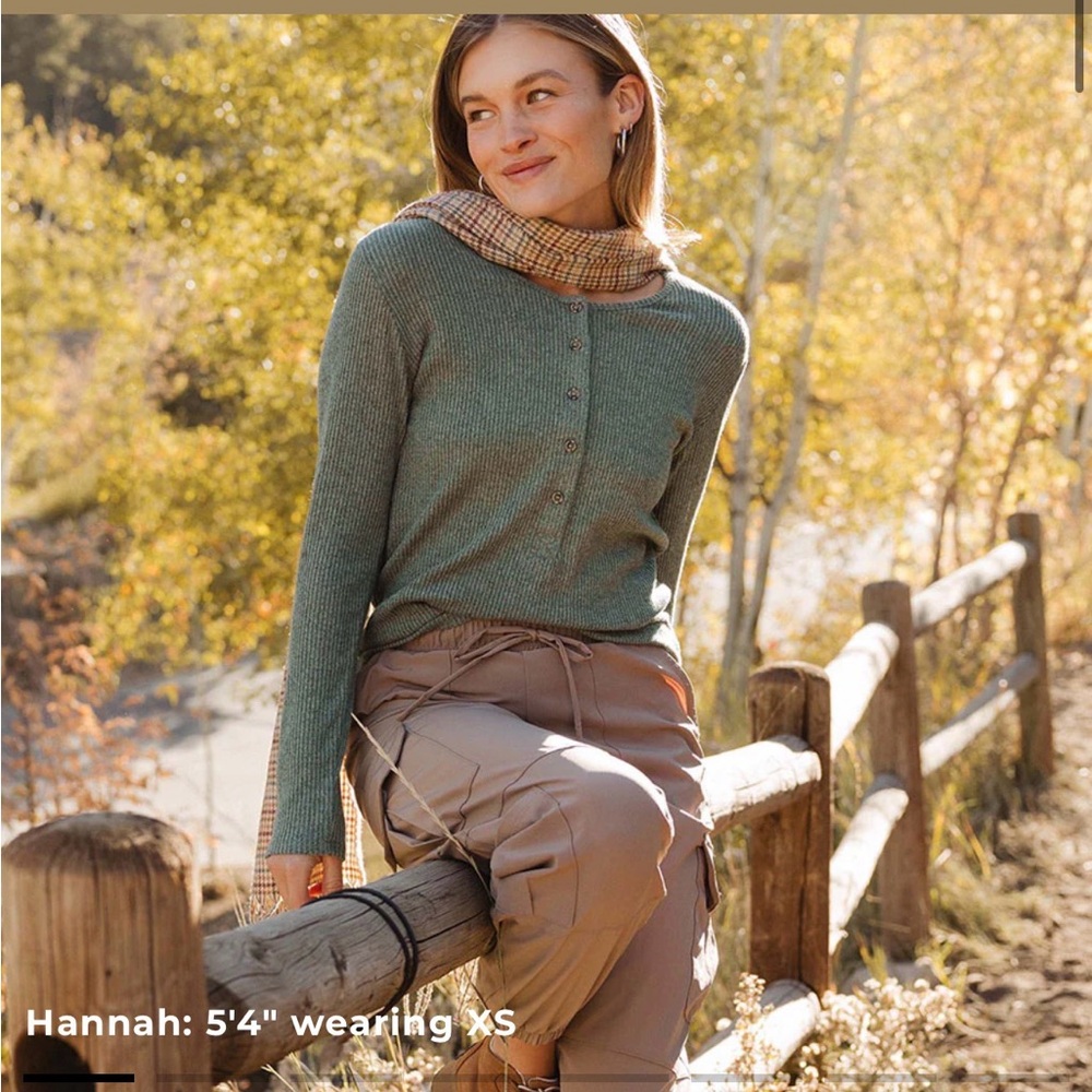 Albion Fit Henley Long Sleeve Top in Dusty Green - size L - worn once